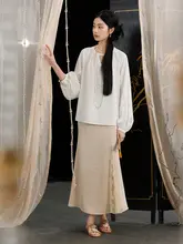 フェミニンなデザインのフレアスカート【サテン素材・魚尾デザイン】
