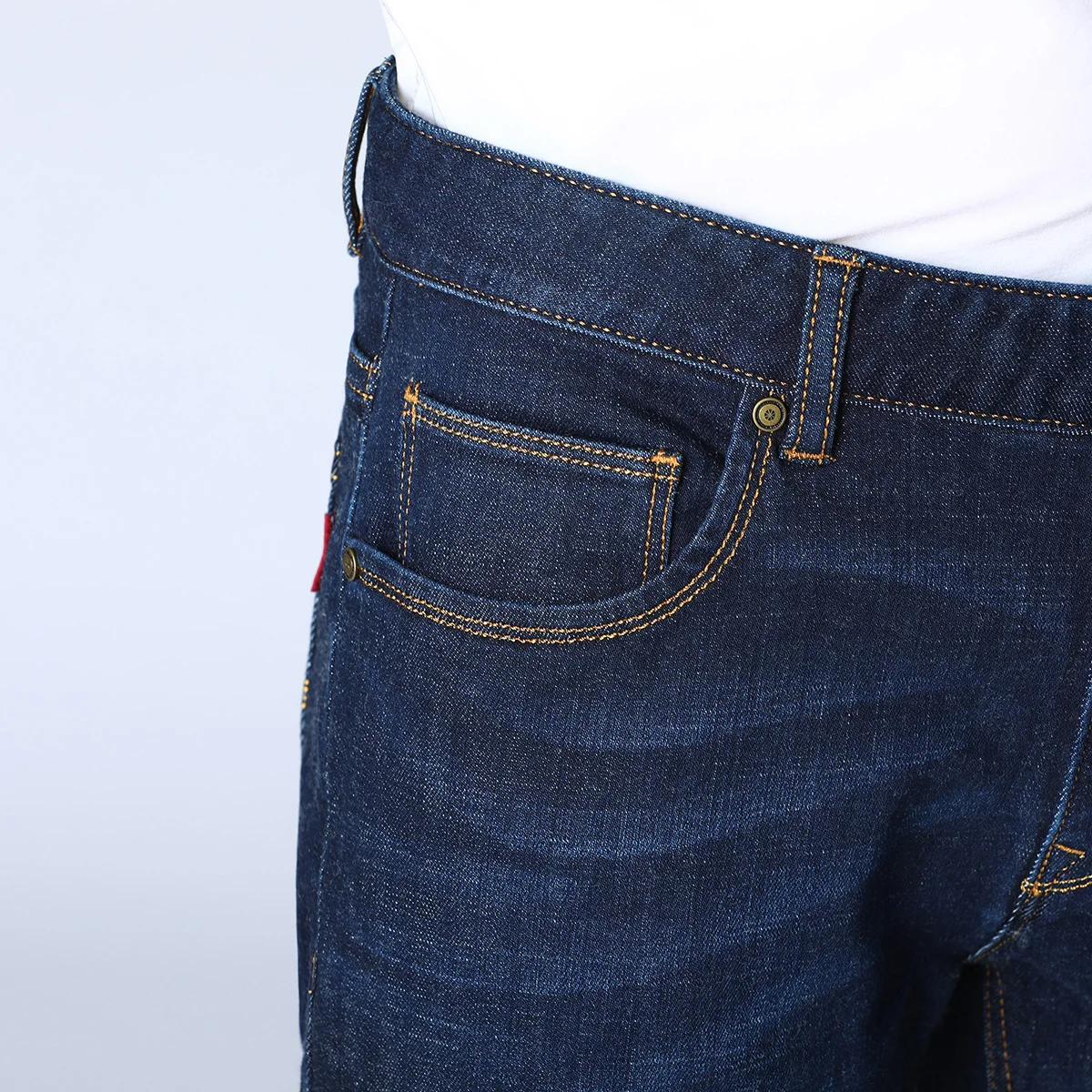 カーゴパンツ メンズ コーデ vs ストレートパンツ 完全ガイド