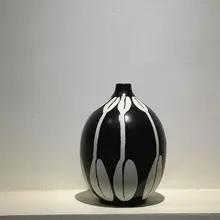 シンプルな侘寂風陶器花瓶【装飾用・インテリアフラワーベース】