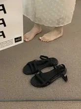 ビーチやリゾートに最適！黒のフラットローマサンダル【ボヘミアンスタイル・夏用】