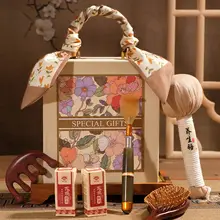癒しの贈り物！艾草香る檀木マッサージブラシ【母親・先生へのギフト】（セットアップ対応）