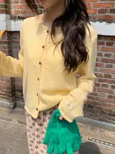 元気な少女にぴったりのカラフルなボタン付きニットカーディガン【春秋用・重ね着・柔らかい】