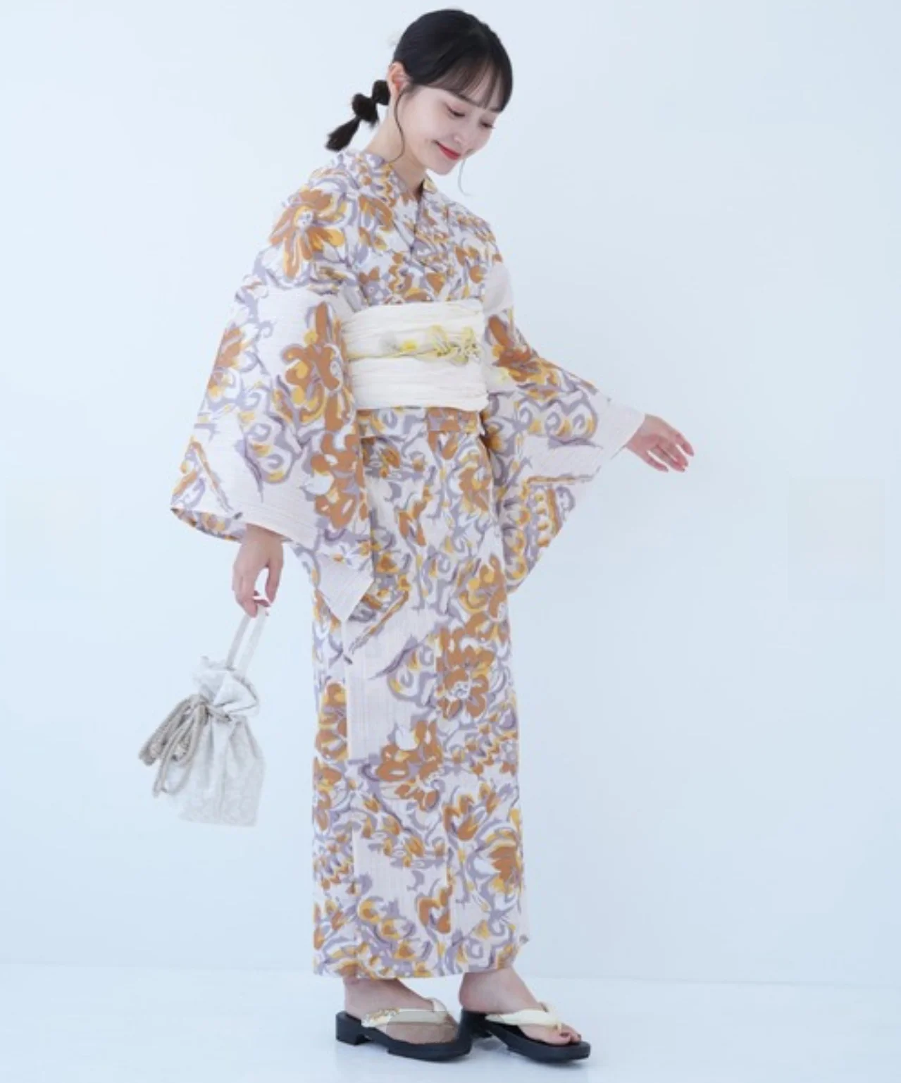 レトロな浴衣をどう選ぶ？高級コットンの紫陽花デザインが今、日本の女性に愛される理由
