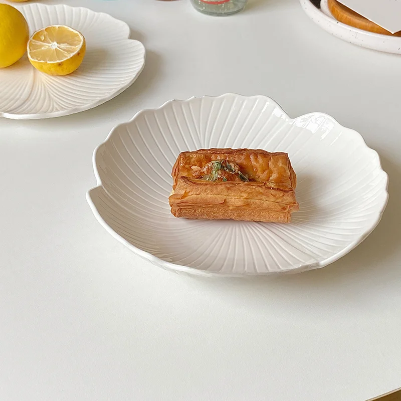 シンプルなフレンチスタイルの陶器製デザートプレート【ケーキ・アフタヌーンティー・パスタ用】