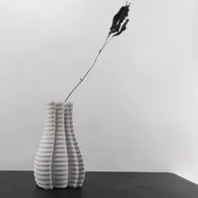 モダンデザインの3Dしわ加工陶器フラワーベース【インテリア装飾用】