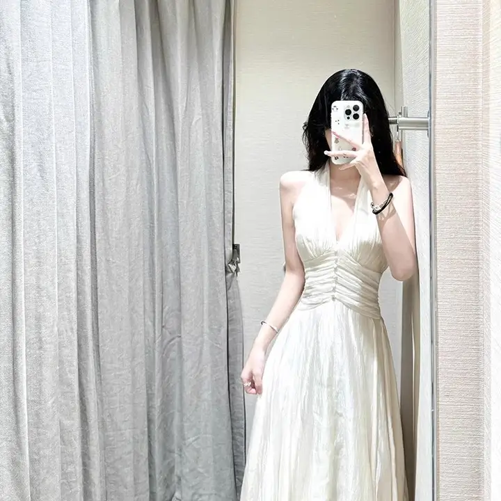 無袖ネックレスデザインVネックドレス【夏用・リゾートスタイル・ウエスト絞り・優雅な印象】