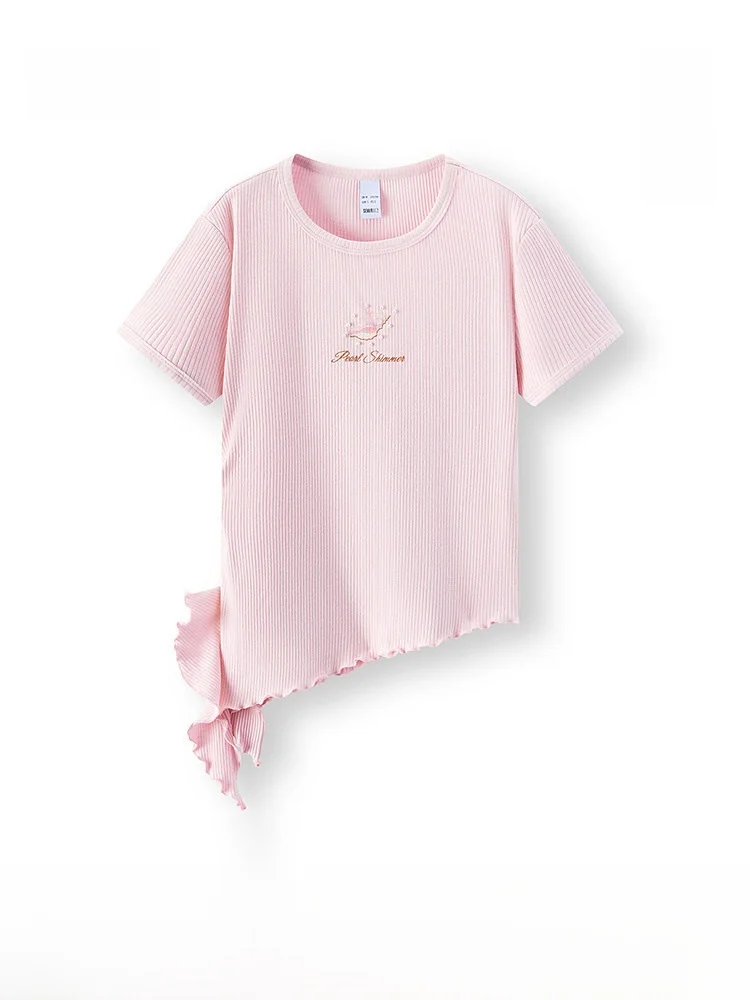 2026夏コーデで失敗しないTシャツは？甘さと自由を両立する1本の選び方