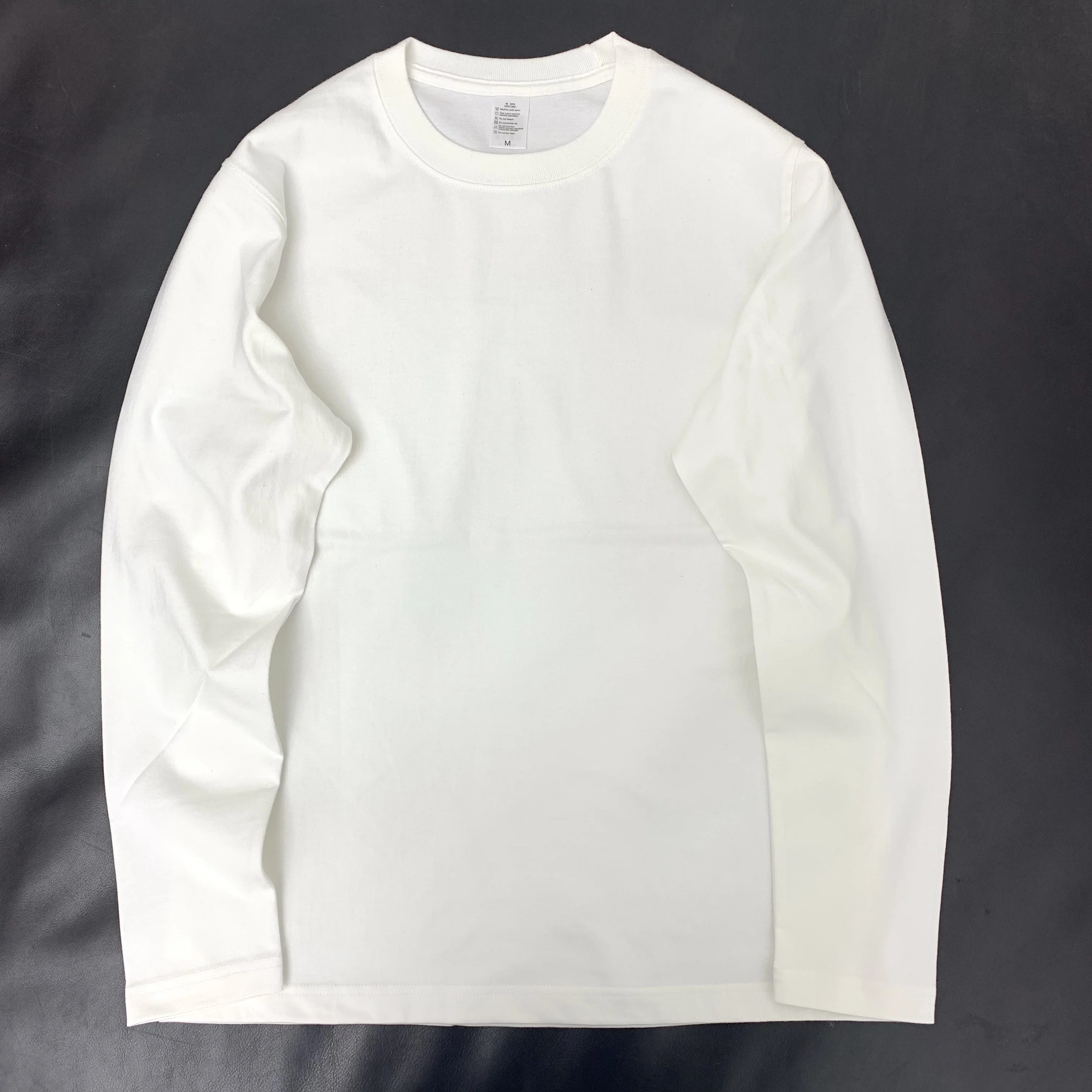 メンズロングtシャツの定番コットンモデル：シンプルで四季通用の着こなしガイド