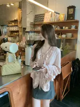 Vネックリボン付きフリルデザイン長袖シャツ【ベルスリーブ・秋用】
