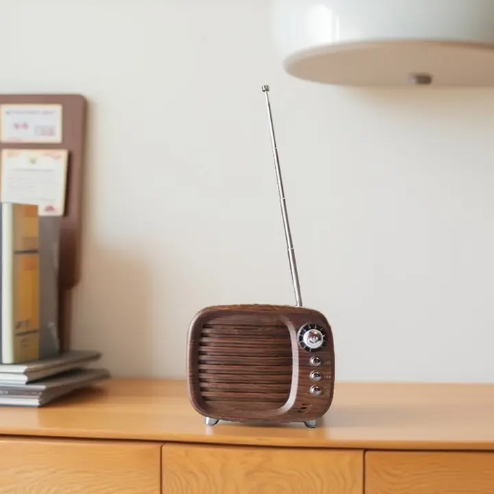 高音質！レトロデザインのウォールナット色 Bluetoothスピーカー兼ラジオ