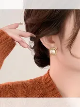 エレガントなヴィンテージパールイヤリング【女性用・秋冬・ユニークデザイン】