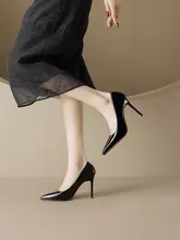 黒のハイヒール【ポインテッドトゥ・細いヒール・レッドソール・高級感】