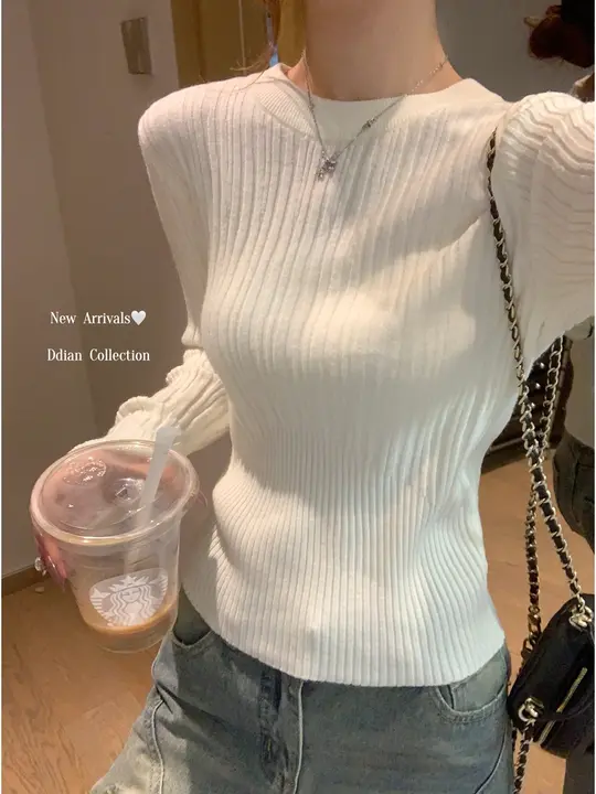 シンプルなリブニットトップス【女性用・ラウンドネック・長袖・タイトフィット・体型カバー】