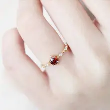 酒紅色のザクロ石をあしらったS925純銀ゴールドメッキリング【女性向け・ファッション・オープンタイプ】