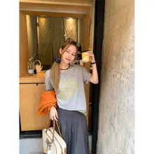 ロゴプリントTシャツ【秋用・ゆったりフィット・半袖】