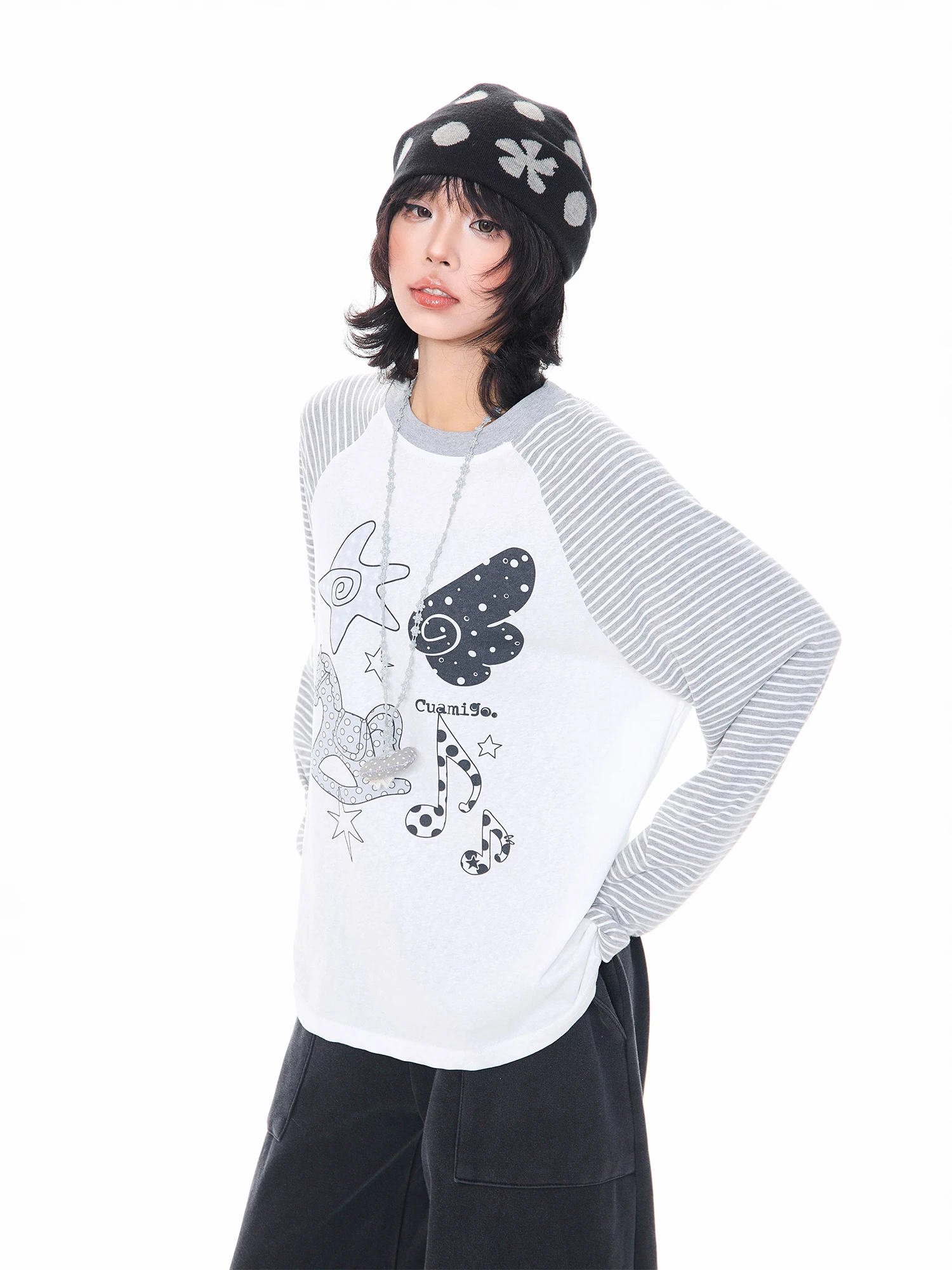 カートゥーンストライプのラグランスリーブTシャツ【春用・ゆったりデザイン】