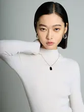 厚手のハイネックウールセーター【女性用・冬季・シームレス・タイトフィット・美しいデザイン】