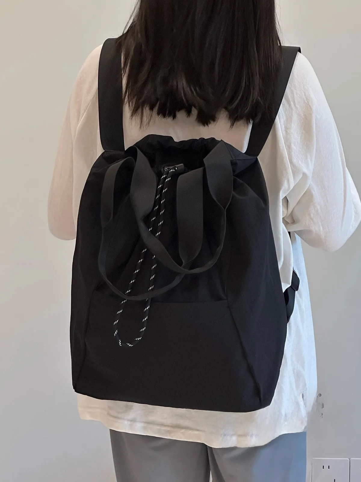 2泊3日旅行や通勤で使える軽量リュックは、どんなのがおすすめ？