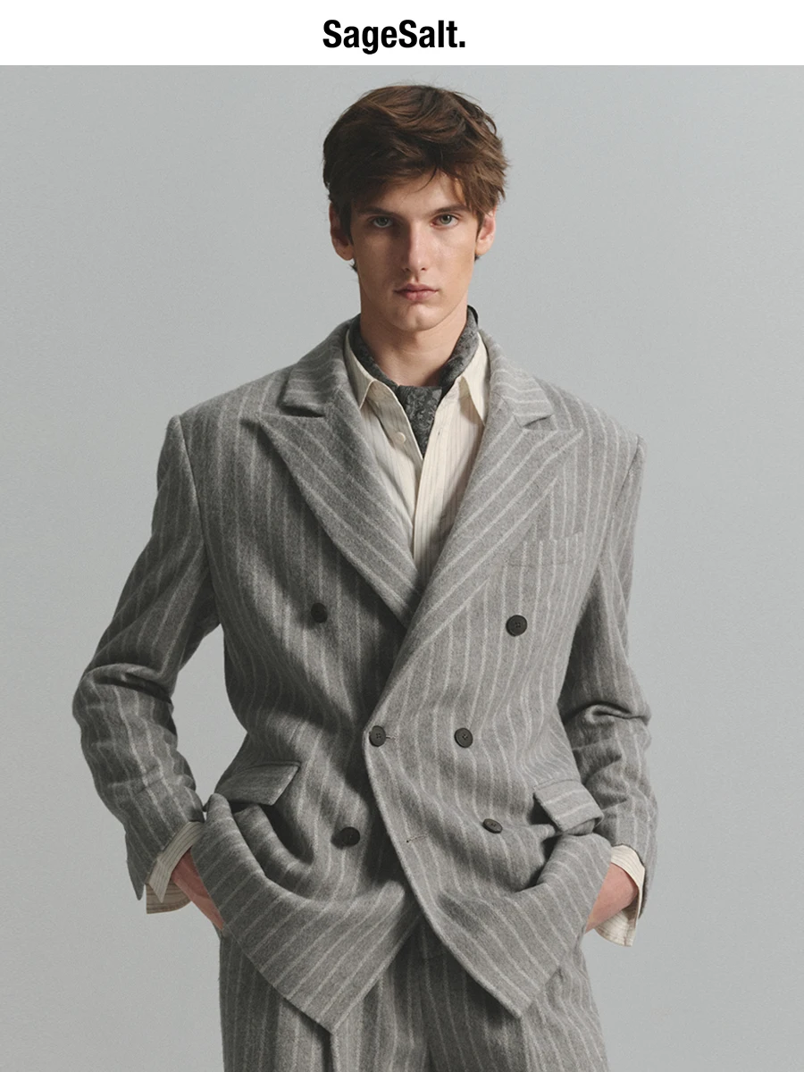 浅灰色ウール混紡ストライプテーラードジャケット：チェック柄の都市スタイルを実現