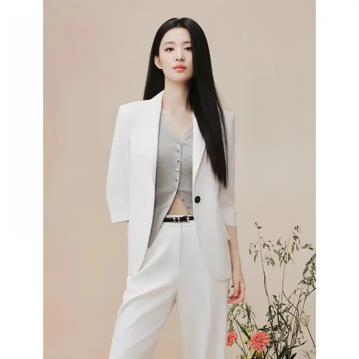 防晒効果のある三醋酸素材の薄手ジャケット【クール感・夏季用】