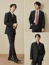 黒の高級感あるビジネススーツ【新郎・結婚式用・四季対応】（セットアップ対応）