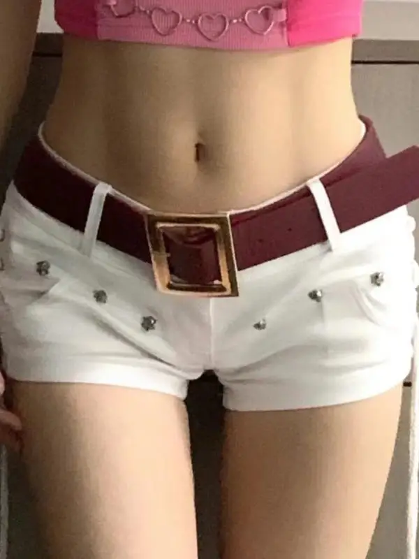 低腰デニムショートパンツで通勤スタイルを一気にレベルアップするには？