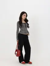 ミニマルデザインのブラックカジュアルパンツ【ウエストゴム・スリムストレート・女性用】
