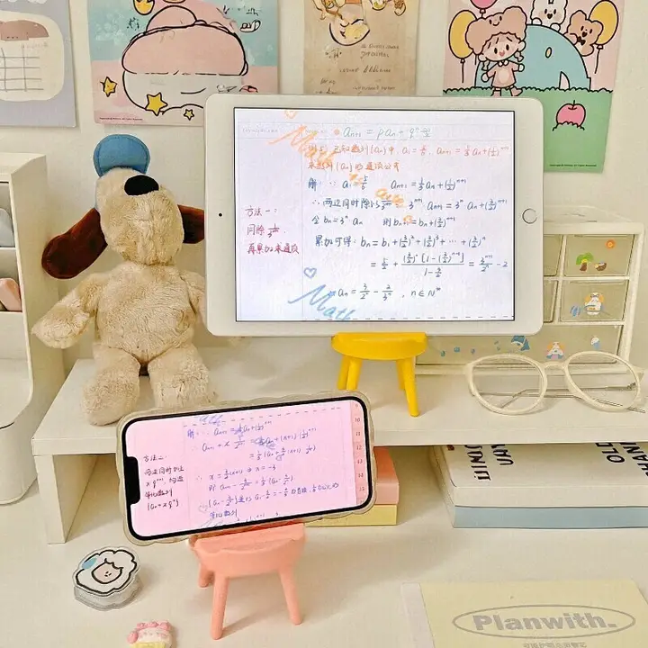 かわいい椅子型デスクトップスマホスタンド【オフィス・プレート用・ラクラク動画視聴】