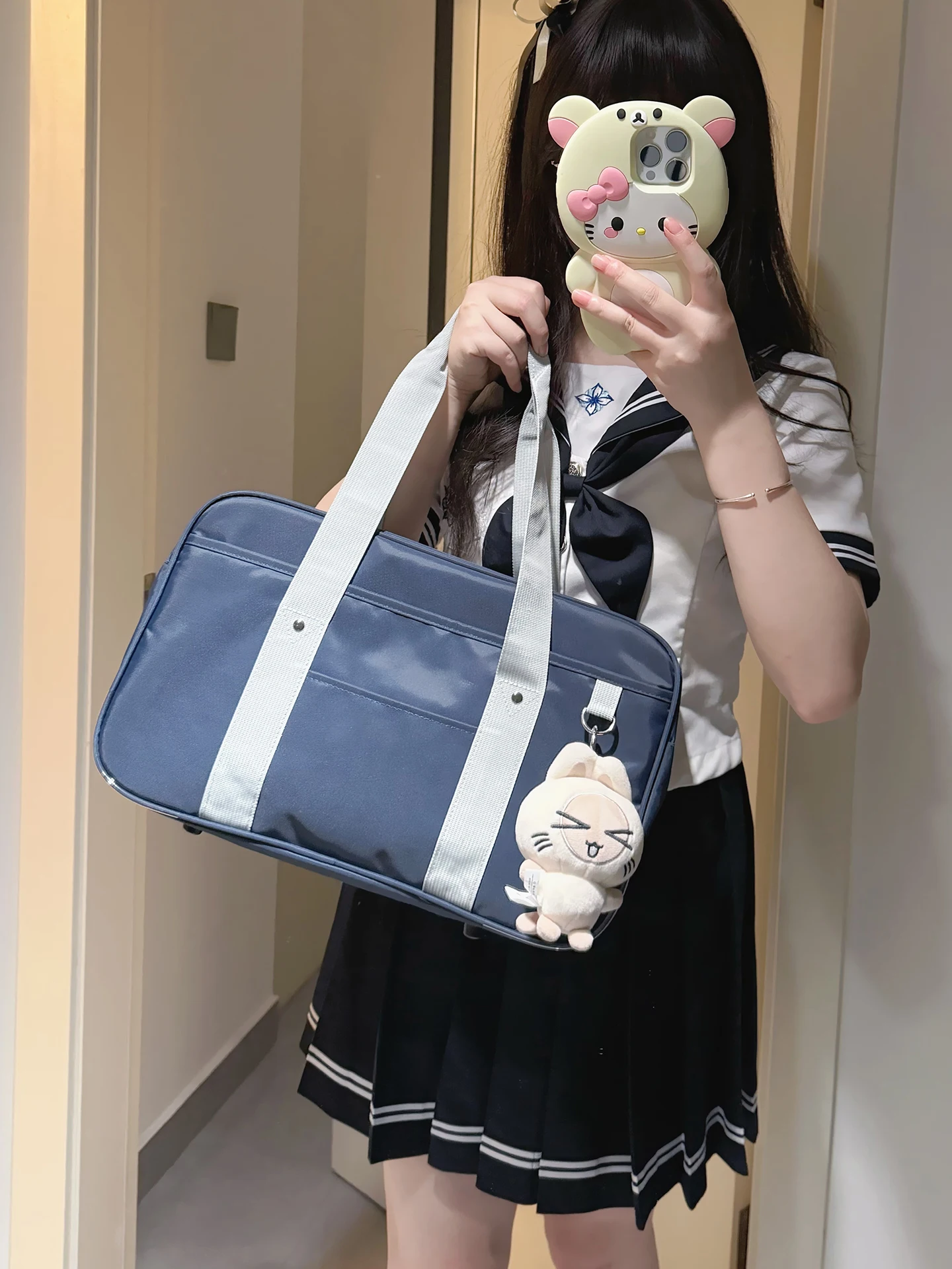 かるいかばんとは何か：通勤に最適なカジュアルなキャンバスショルダーバッグの実用性と設計原理