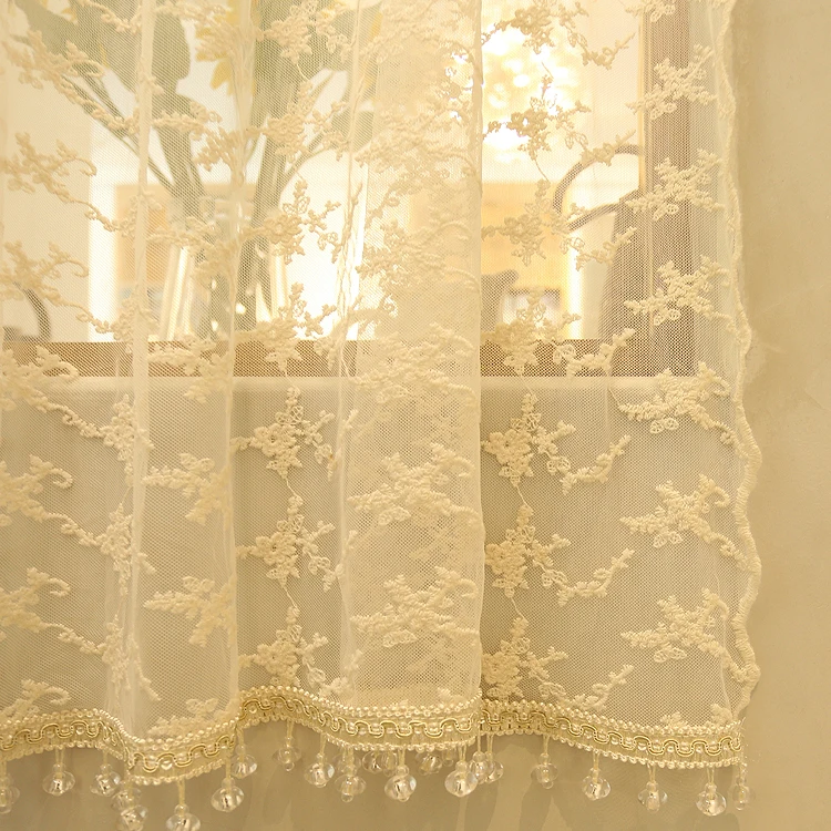 透けにくいレースカーテンを選ぶには？美式風の刺繍レースが解決するリアルな悩み
