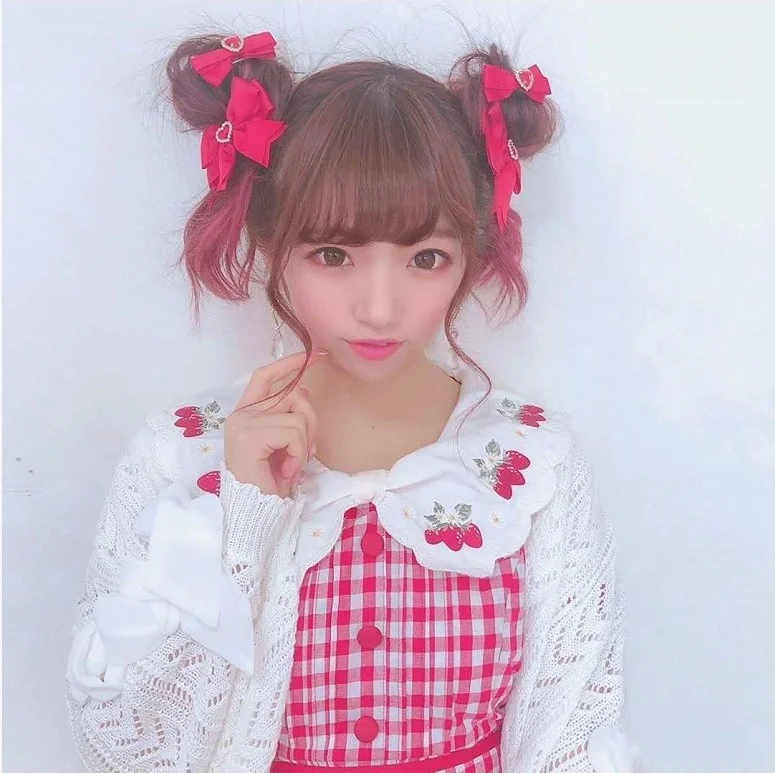 可愛いボブヘアアレンジにぴったり？リボンバレッタの選び方と、どんなシーンで活躍するのか