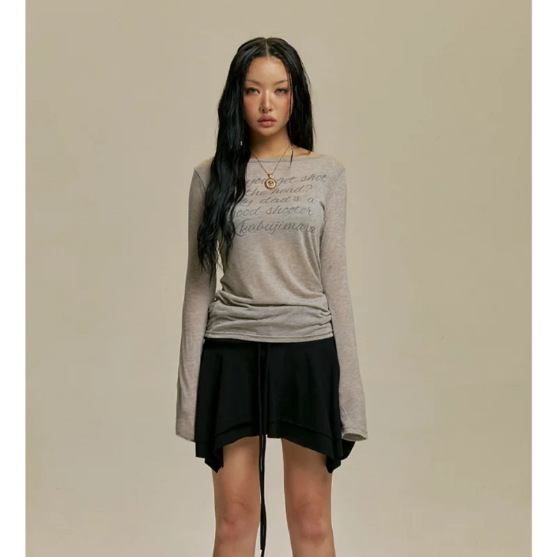 アシンメトリーオフショルダーロングスリーブTシャツ【シンプルプリント・スリムフィット】（セットアップ対応）