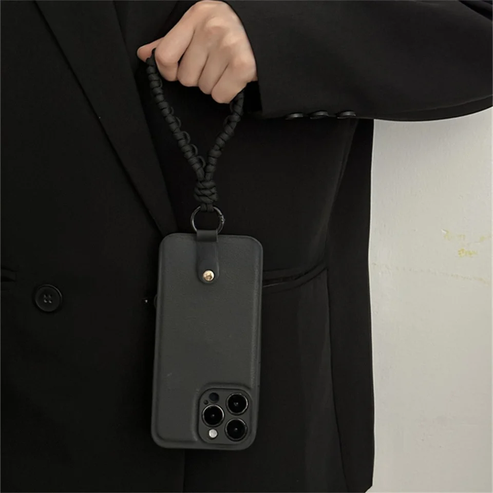 シンプルで洗練された黒の防丢編みフローティングストラップ【スマホ用・iPhone対応】