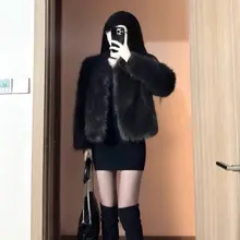 高級感あるブラックニットワンピース【フィット感・秋冬用・女性用・ミニスカート】