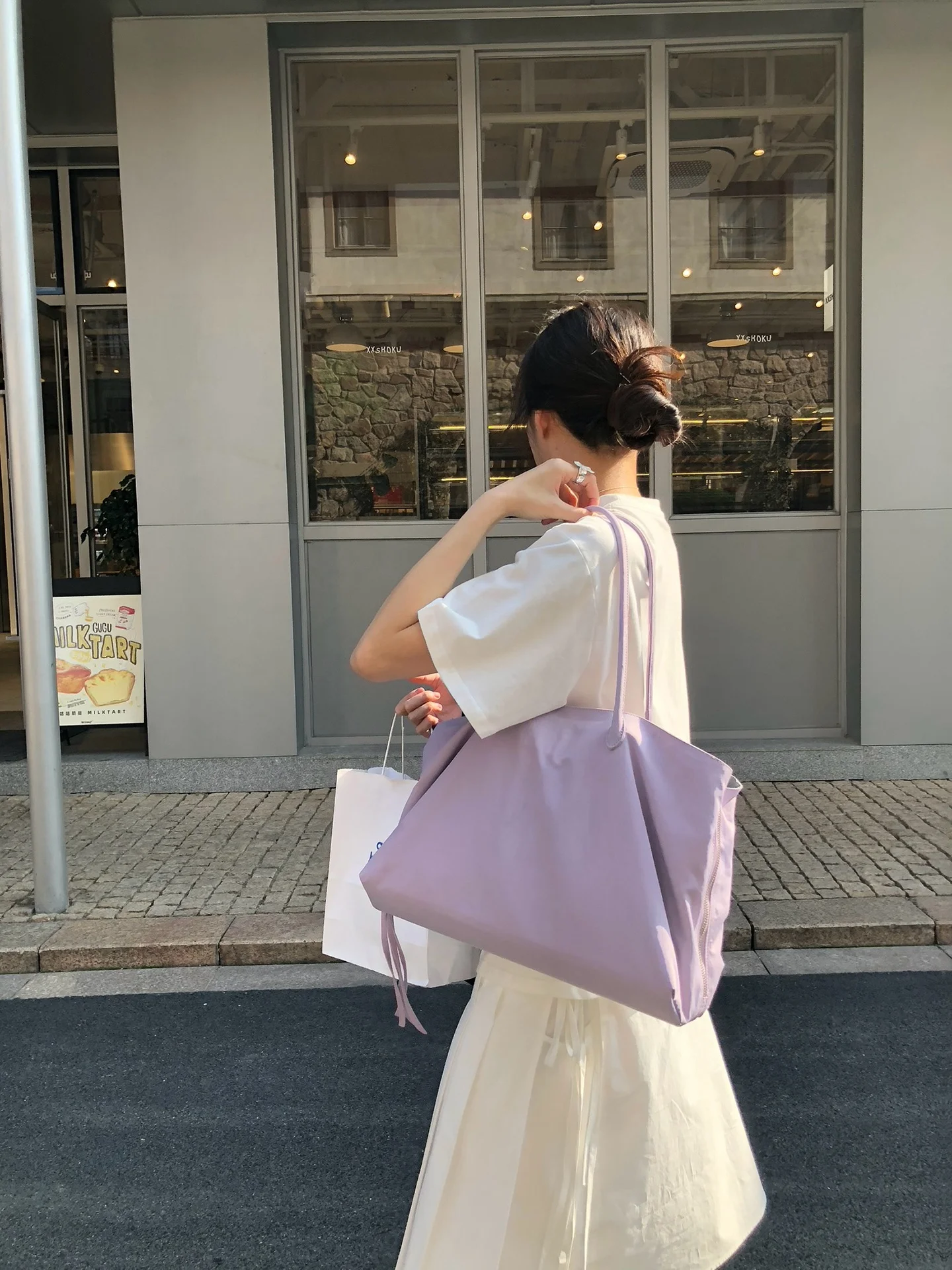 2泊3日の旅行で荷物が抱えられない？軽量でオシャレな大きめトートバッグの選び方とは？