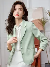 白色ショートジャケット【春秋用・カジュアル・女性用・上品なデザイン】