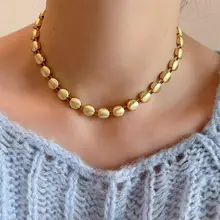 個性派デザインのラウンドプレートネックレス【洗練されたスタイル・女性用】