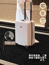 高級感のある廊下用カーペット【耐汚れ・滑り止め・お手入れ簡単】