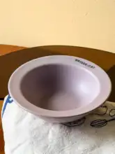 可愛いデザインの猫用ボウル【陶器製・防黒あご・滑り止め付き・高台】