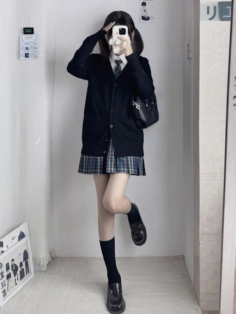 ダサい学生服が人気になる理由は？中学生女子にぴったりの「ゆったりチェックスタイル」が今、注目されている
