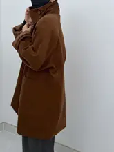 モダンなコーデュロイキルトコート【軽やかで落ち着きのあるデザイン】