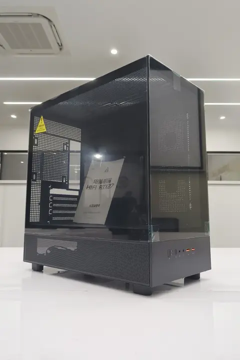 全景デザインの360水冷式ATXパソコンケース【非柱型・ハイファイオーディオ対応】