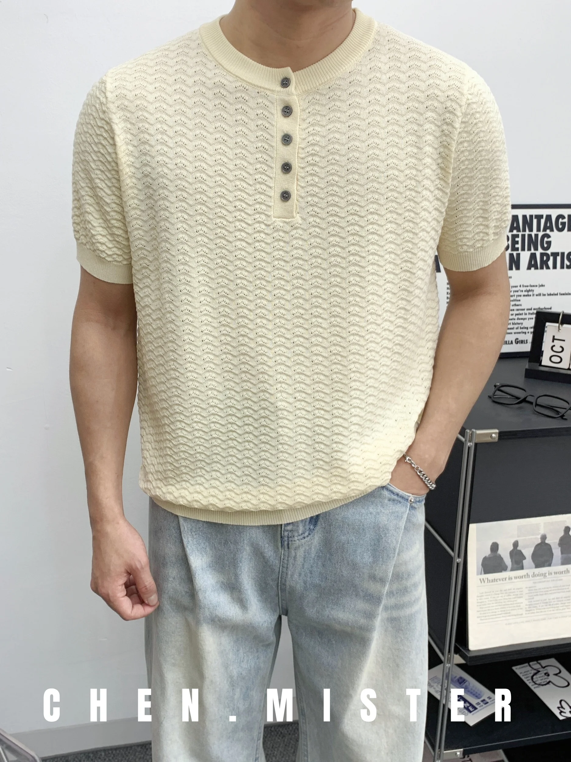 ヘンリーネック コーデ メンズ おすすめ3選：どんな風に着るかを徹底解説
