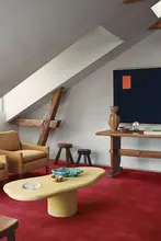 レトロな純赤のカーペット【リビング・高級感あるシンプルデザイン】