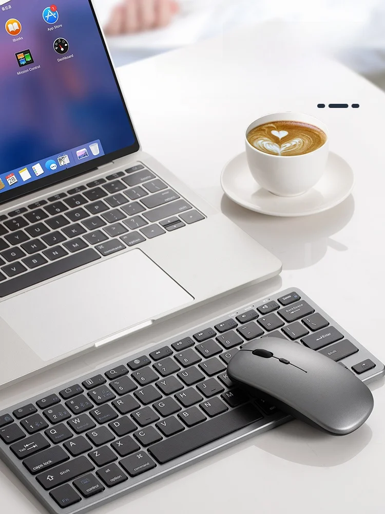 在宅ワークのデスクに欠かせない「静音充電式キーボードマウスセット」は、どう選ぶ？