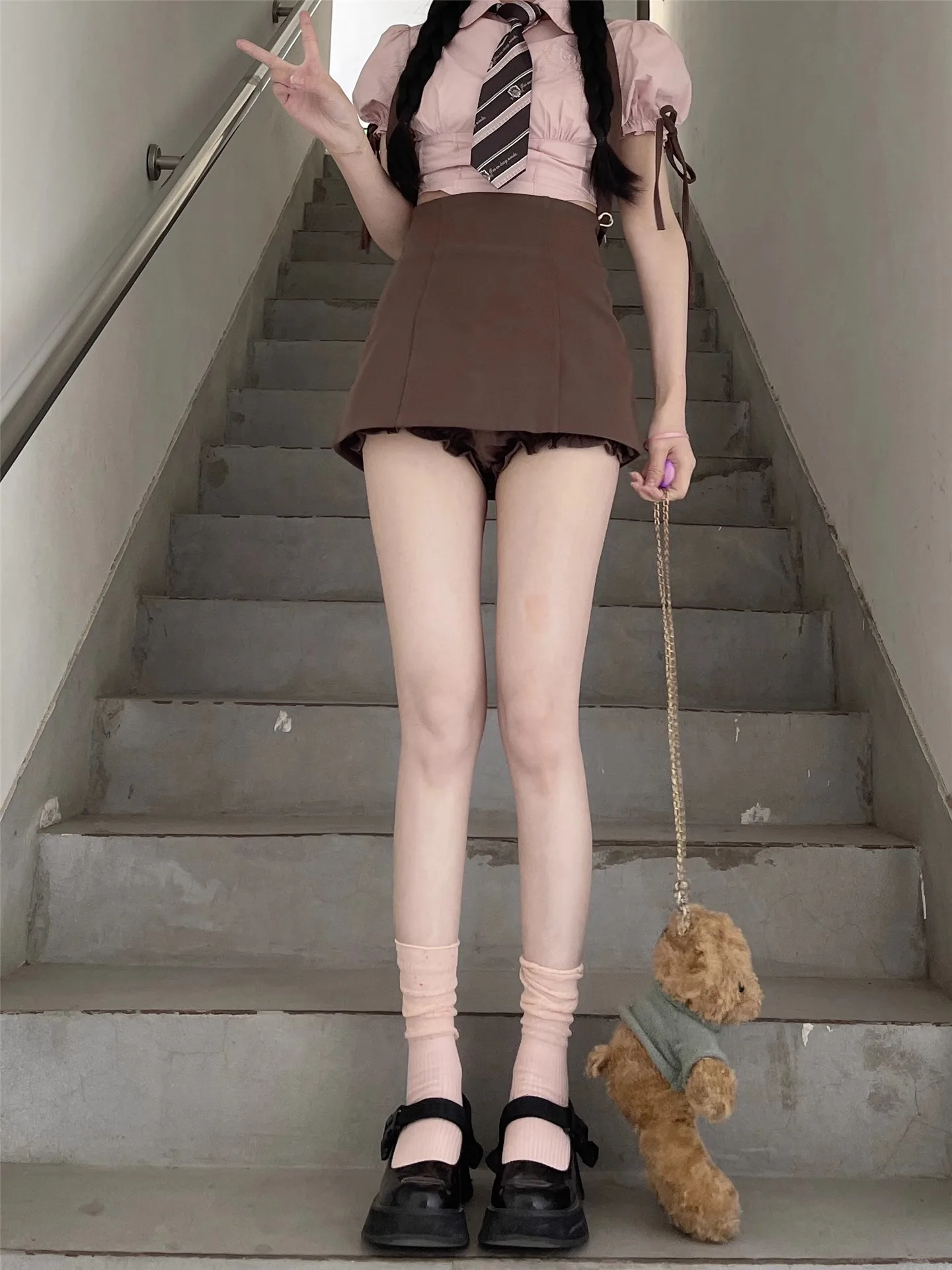 かわいい 小学生 女の子 ショート 服 おすすめ 5選：春夏にぴったりの着こなしを実現するアイテム