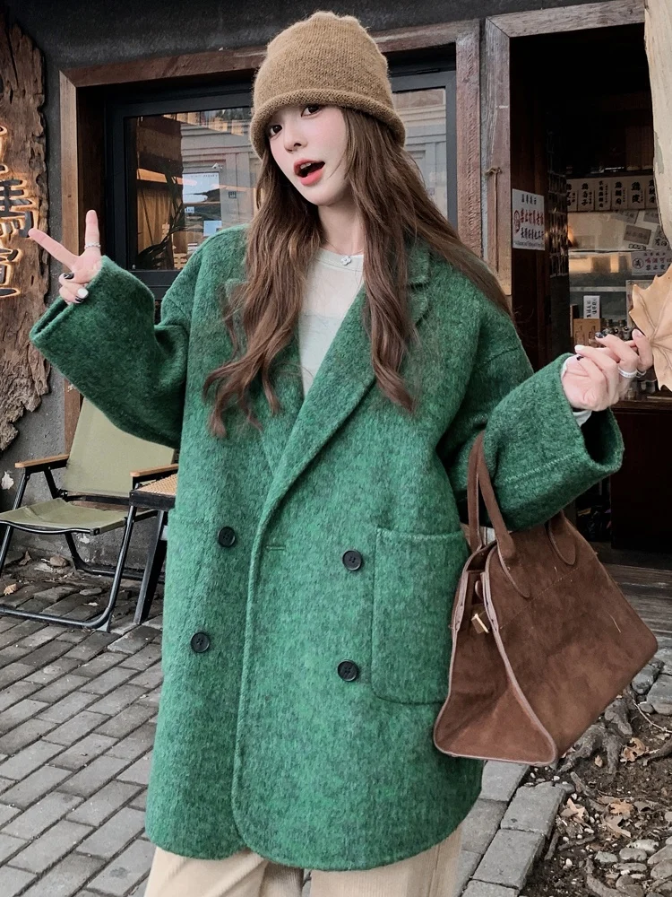 コートをいつまで着る？通勤で活躍するリバーシブルカシミヤコートの選び方と着る時期のコツ