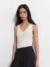 グレー ニットVネック重ね着用 タンクトップ【夏用・フィット・ノースリーブ】