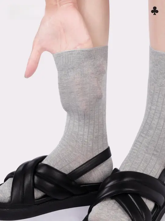 女性用グレー中筒靴下【コットン・春秋用・無骨設計・小皮靴にぴったり】