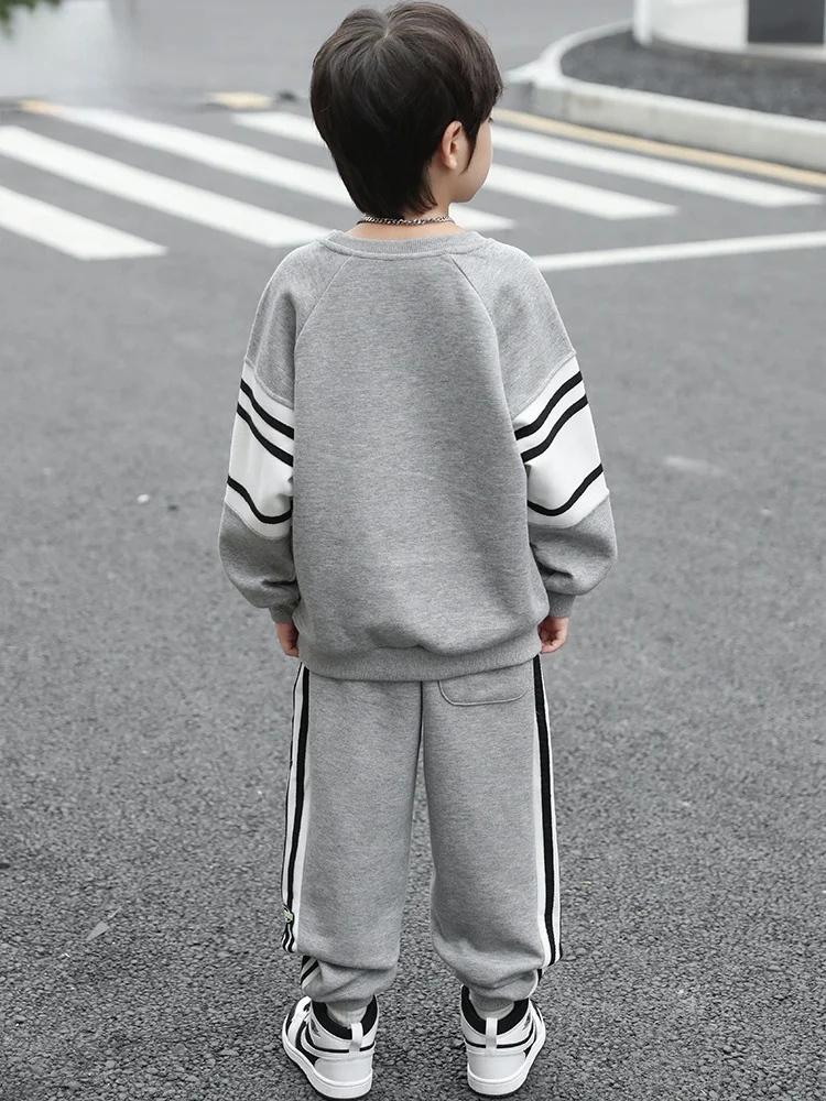 子供ジャージ上下を選ぶときに迷うのは、本当に素材の選び方か？